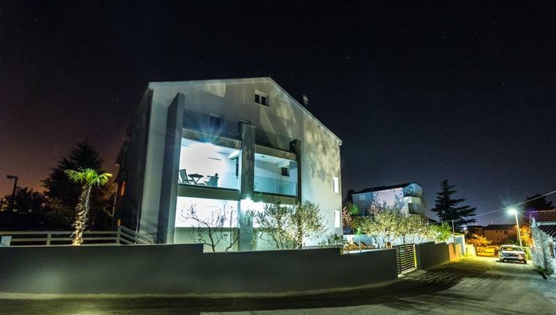 Apartmani Pocco Locco Biograd Na Moru Esterno foto