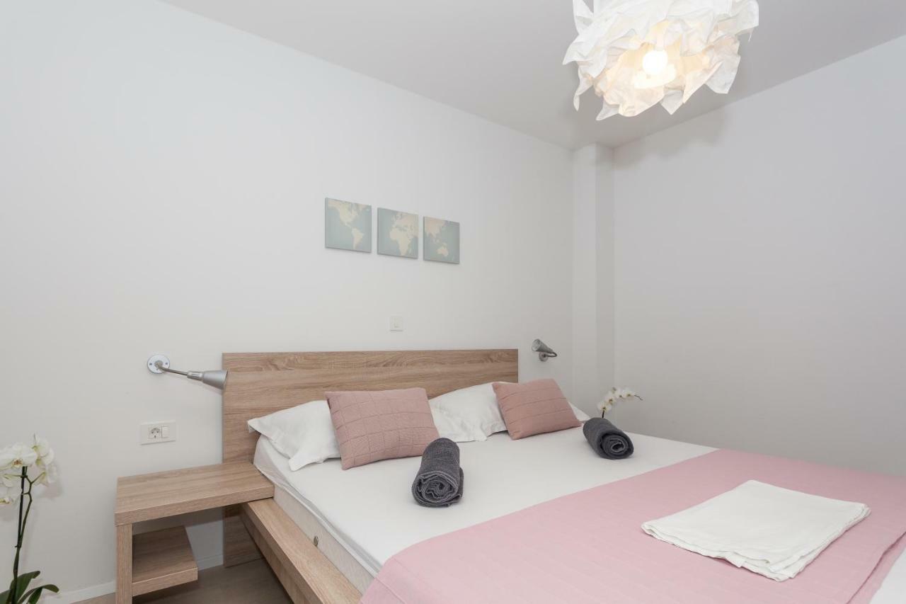 Apartmani Pocco Locco Biograd Na Moru Esterno foto