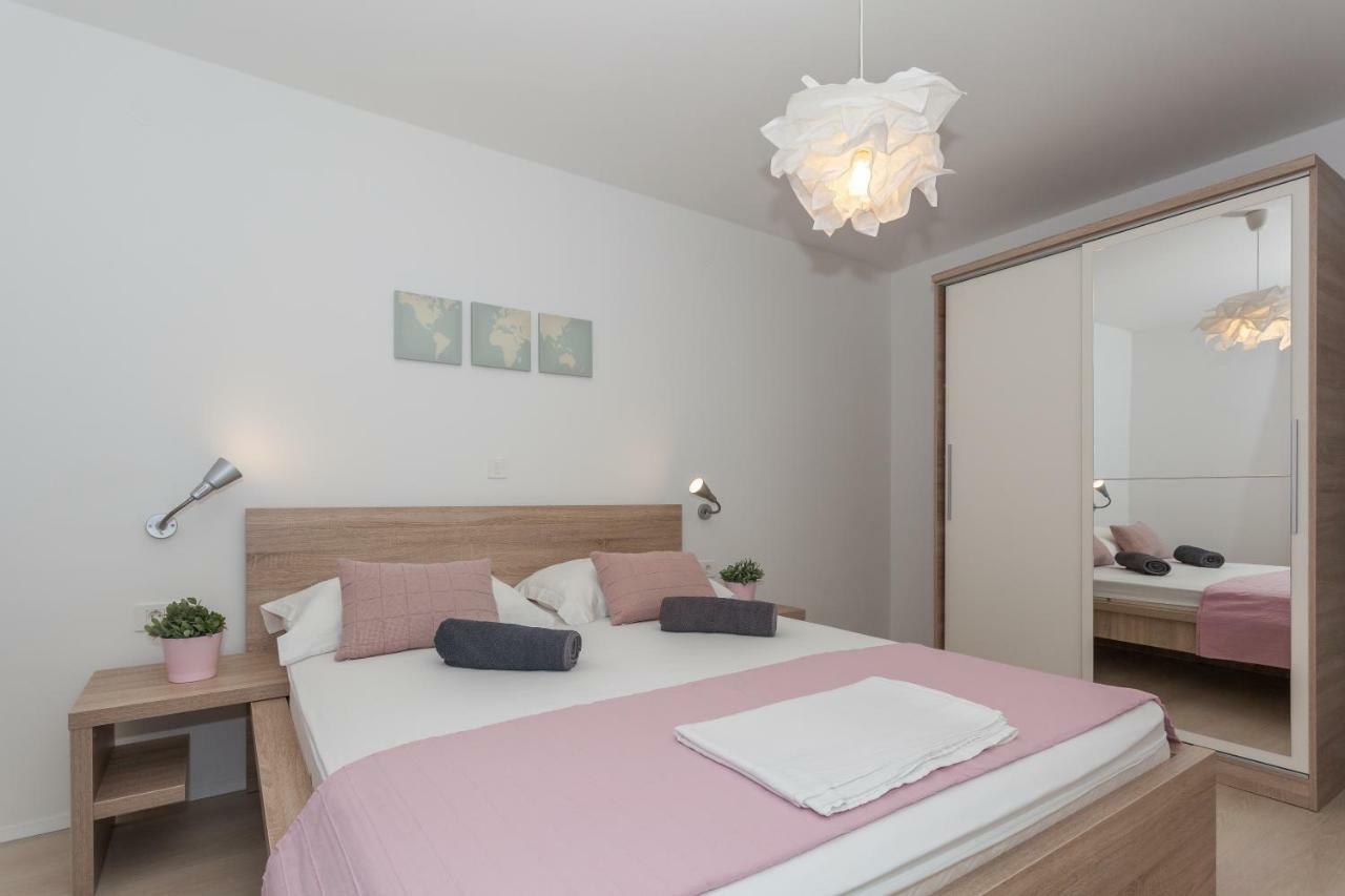 Apartmani Pocco Locco Biograd Na Moru Esterno foto