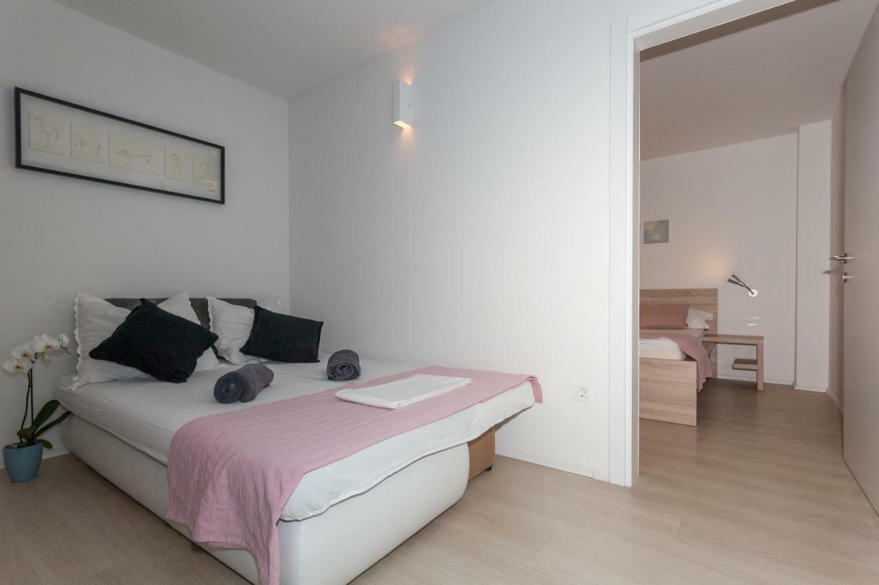 Apartmani Pocco Locco Biograd Na Moru Esterno foto
