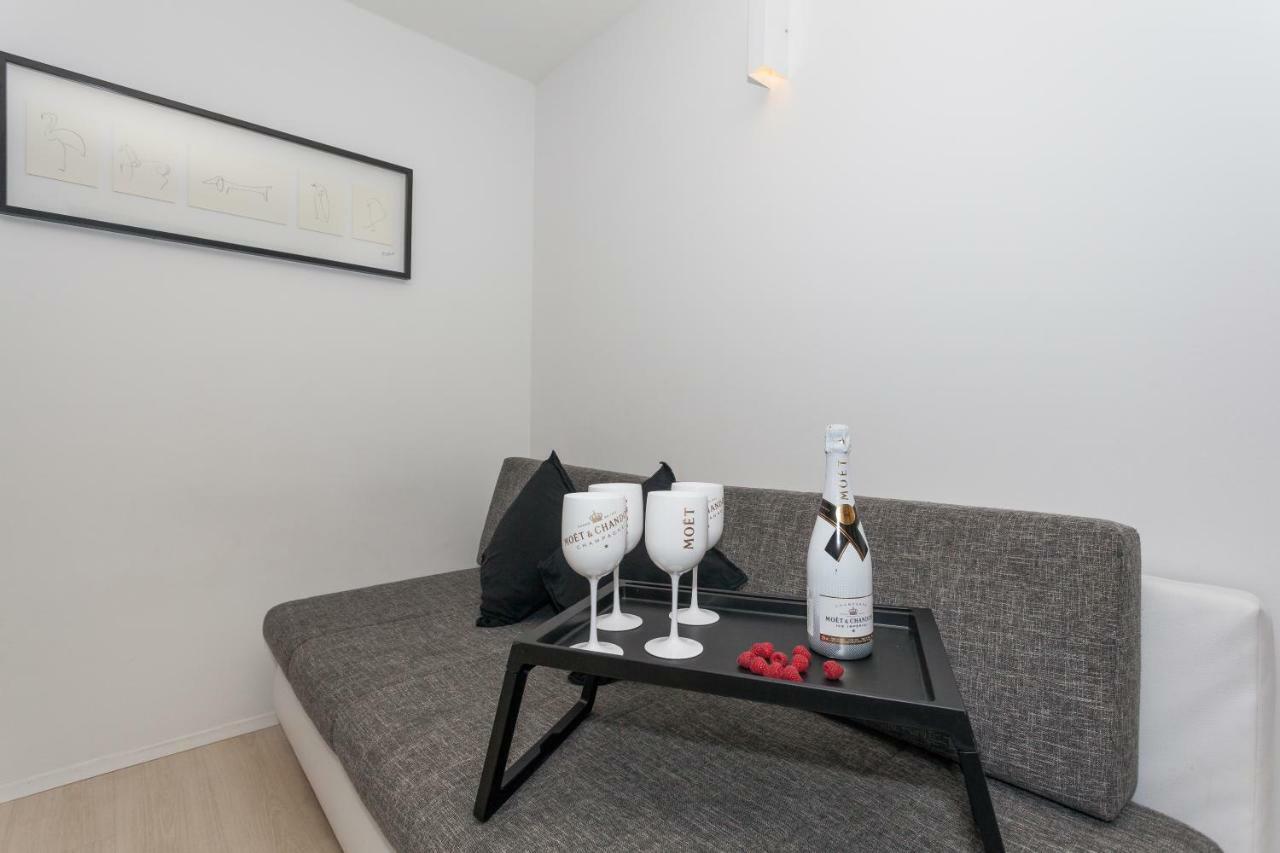 Apartmani Pocco Locco Biograd Na Moru Esterno foto