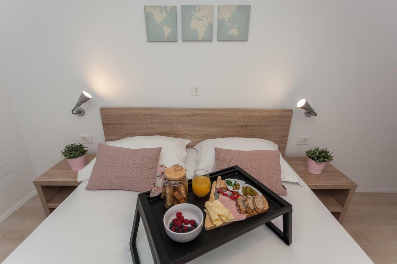 Apartmani Pocco Locco Biograd Na Moru Esterno foto