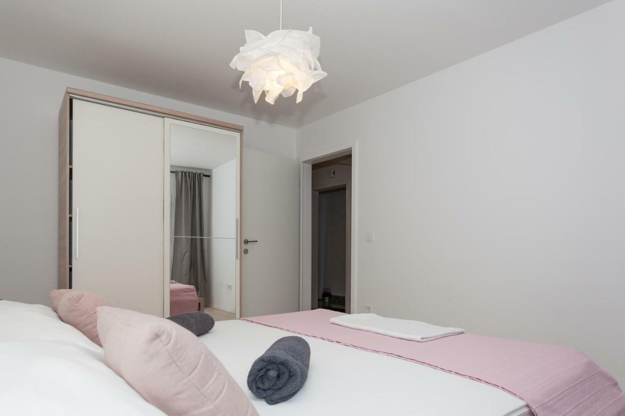 Apartmani Pocco Locco Biograd Na Moru Esterno foto