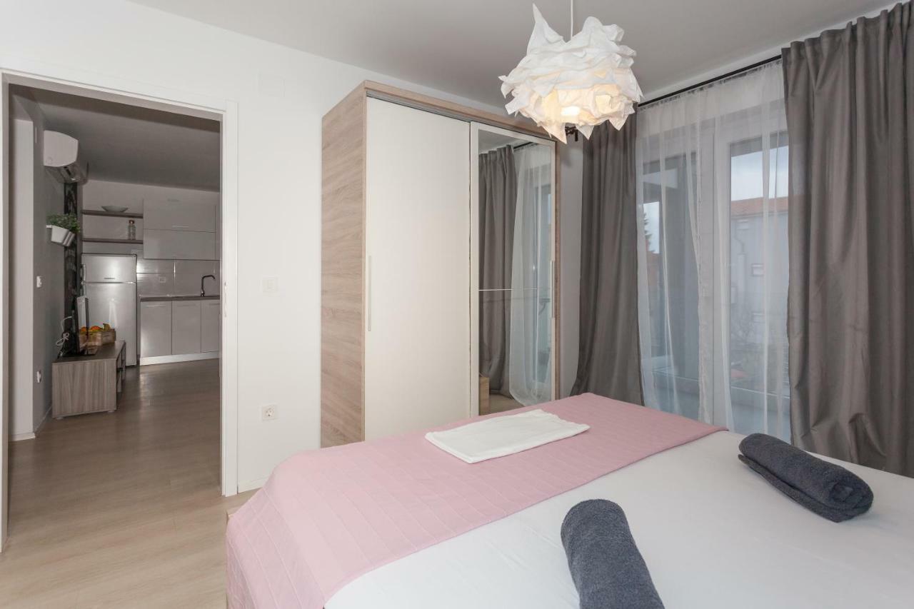 Apartmani Pocco Locco Biograd Na Moru Esterno foto