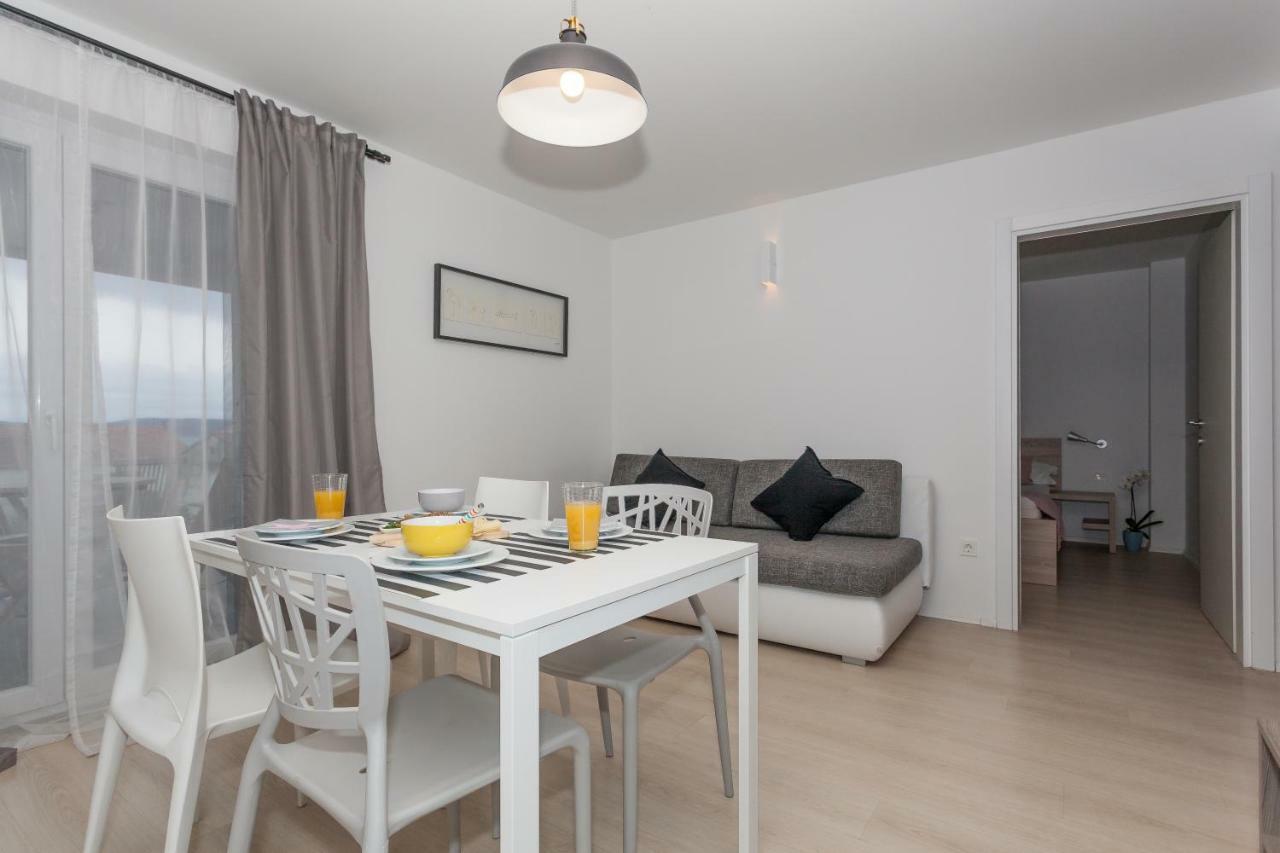 Apartmani Pocco Locco Biograd Na Moru Esterno foto